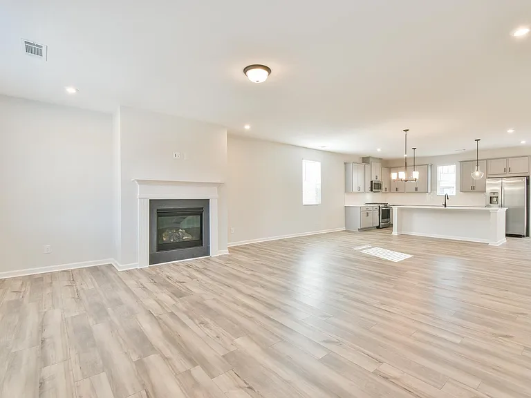 2390 Whistler Way NE — Photo 7