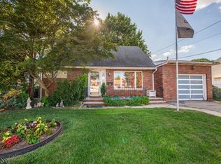 393 Rugby Rd, Saddle Brook, NJ 07663