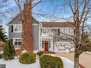 2939 N Sycamore St, Arlington, VA 22207