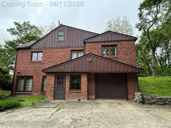 109 W Kennett Rd, Pontiac, MI 48340