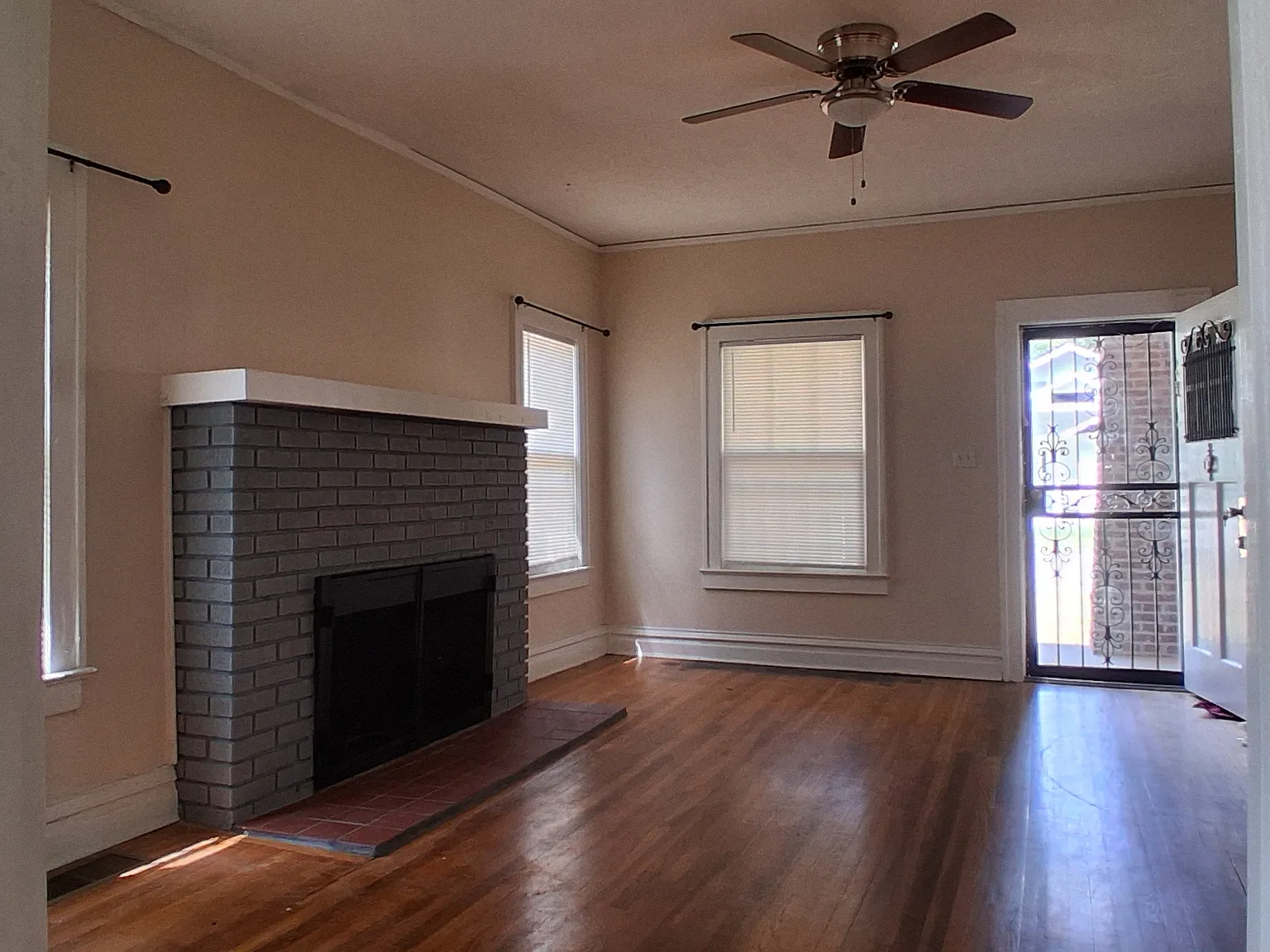 3 bed, 1479 sqft, $1,200 — Photo 2