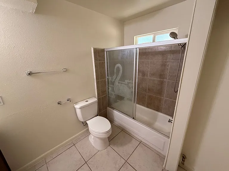 246 W Belleview Ave — Photo 8