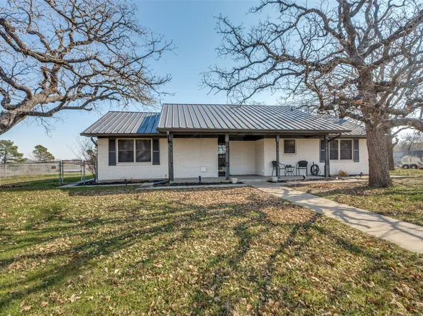 516 N Ave E, Springtown, TX 76082
