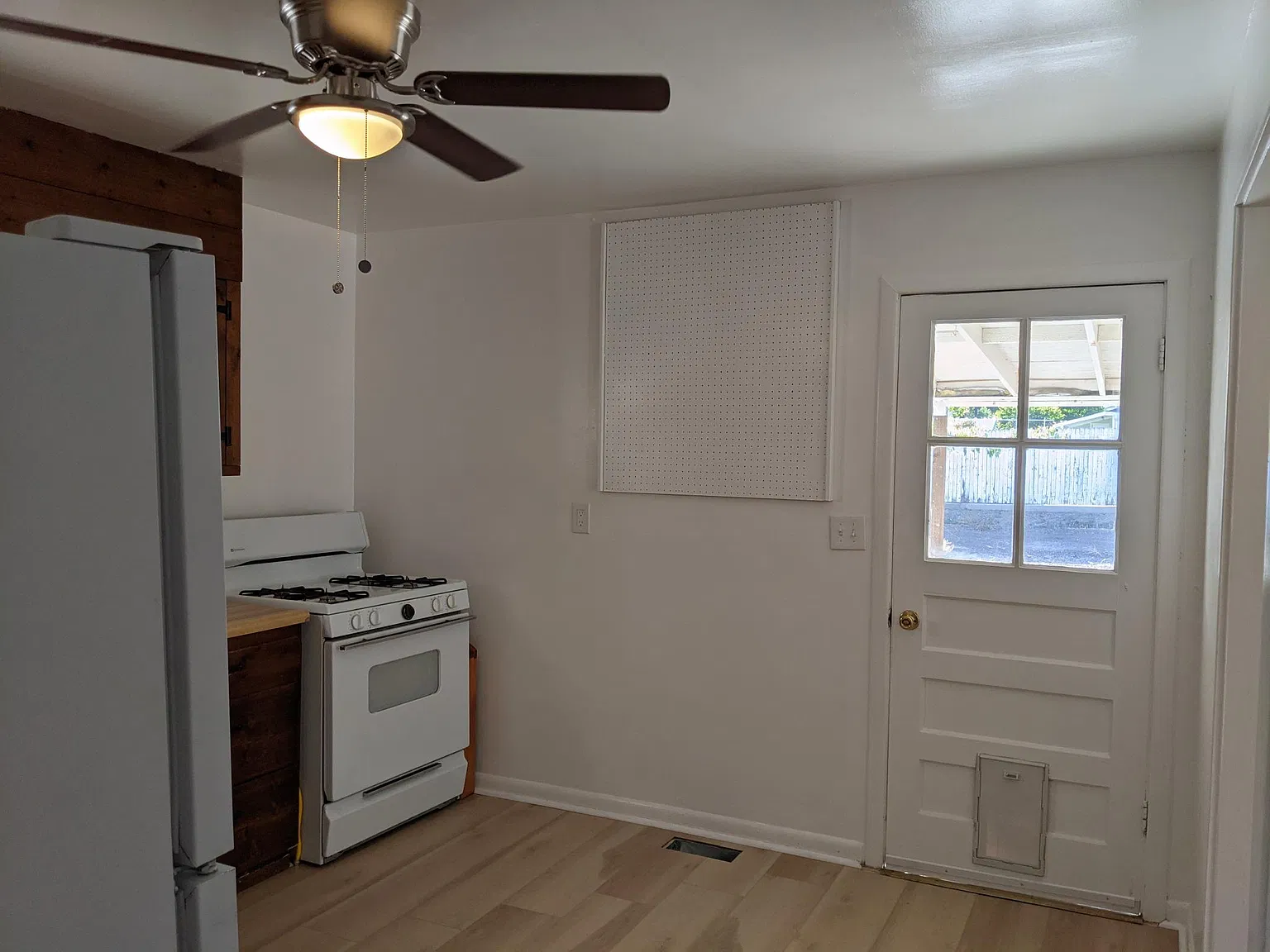 720 Clover Ave — Photo 2