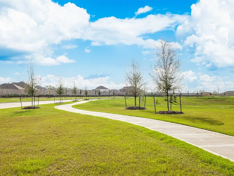 1634 Blue Cypress Dr — Photo 33