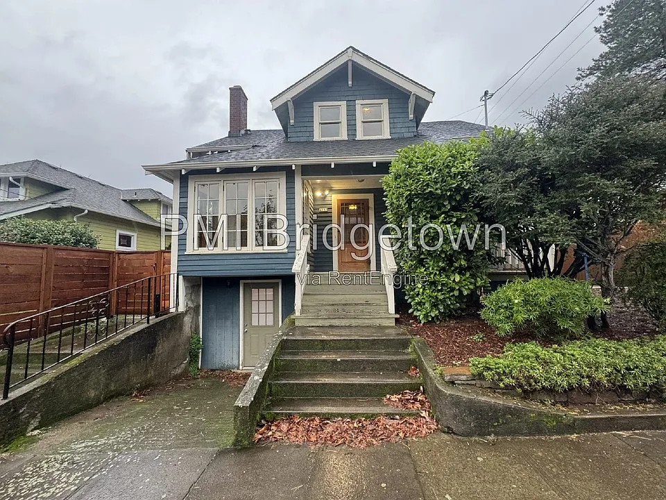 4733 SE Yamhill St