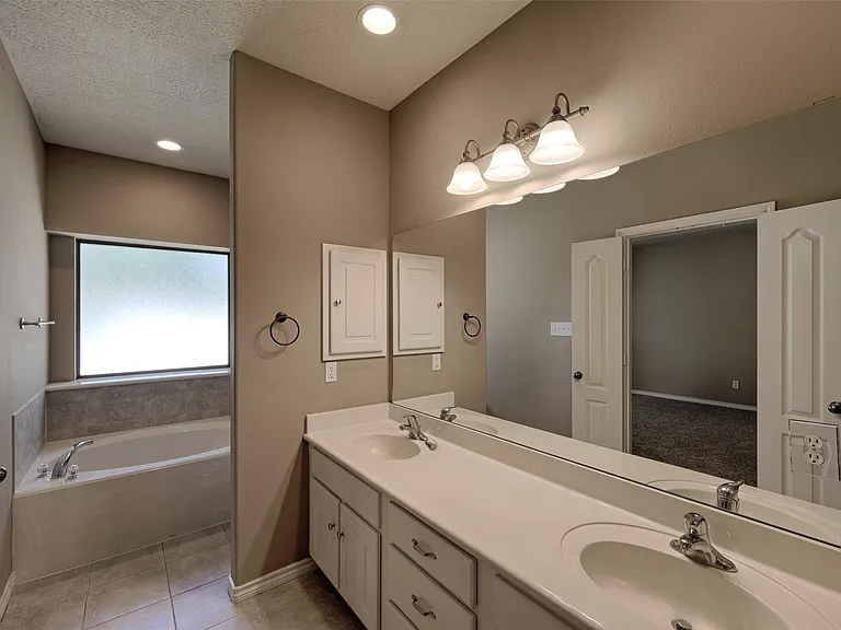 12460 Lyra Dr — Photo 19