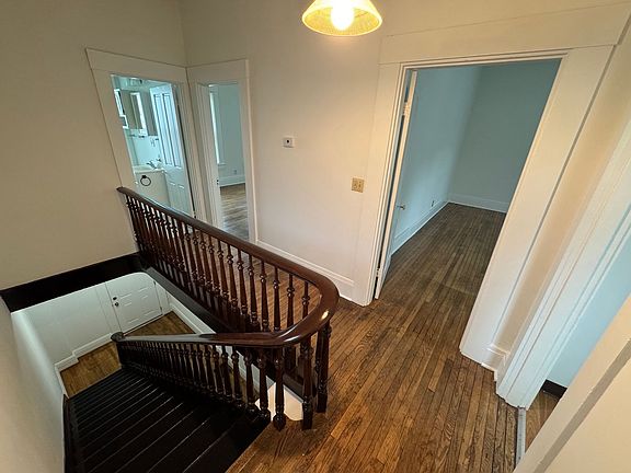 From left to right; Door1= Bathroom, Door2&3 = Rooms 1&2, Door4 = Kitchen