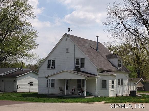 2nd image of 402 Vine St