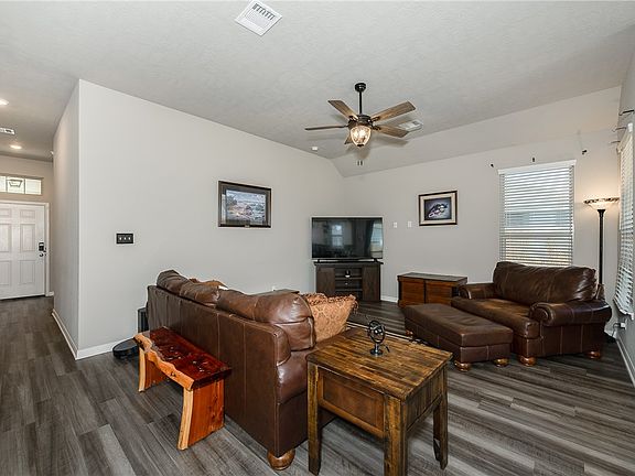 4th image of 2024 Kathryn Dr