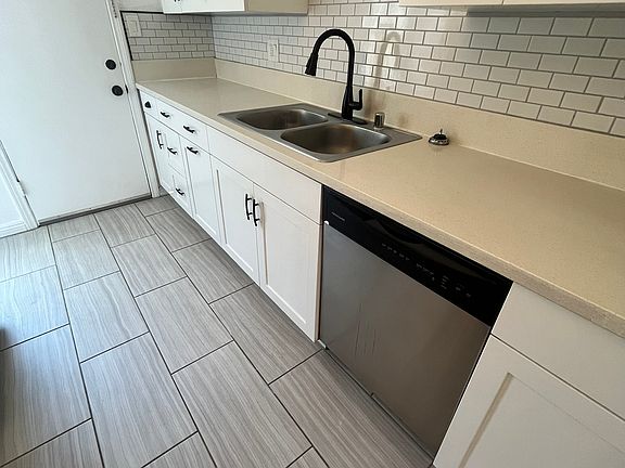 4th image of 617 Tularosa Dr APT 2