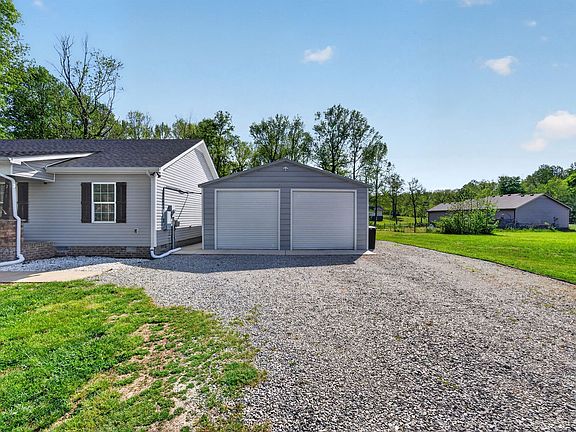 3rd image of 253 Spring Meadows Ln