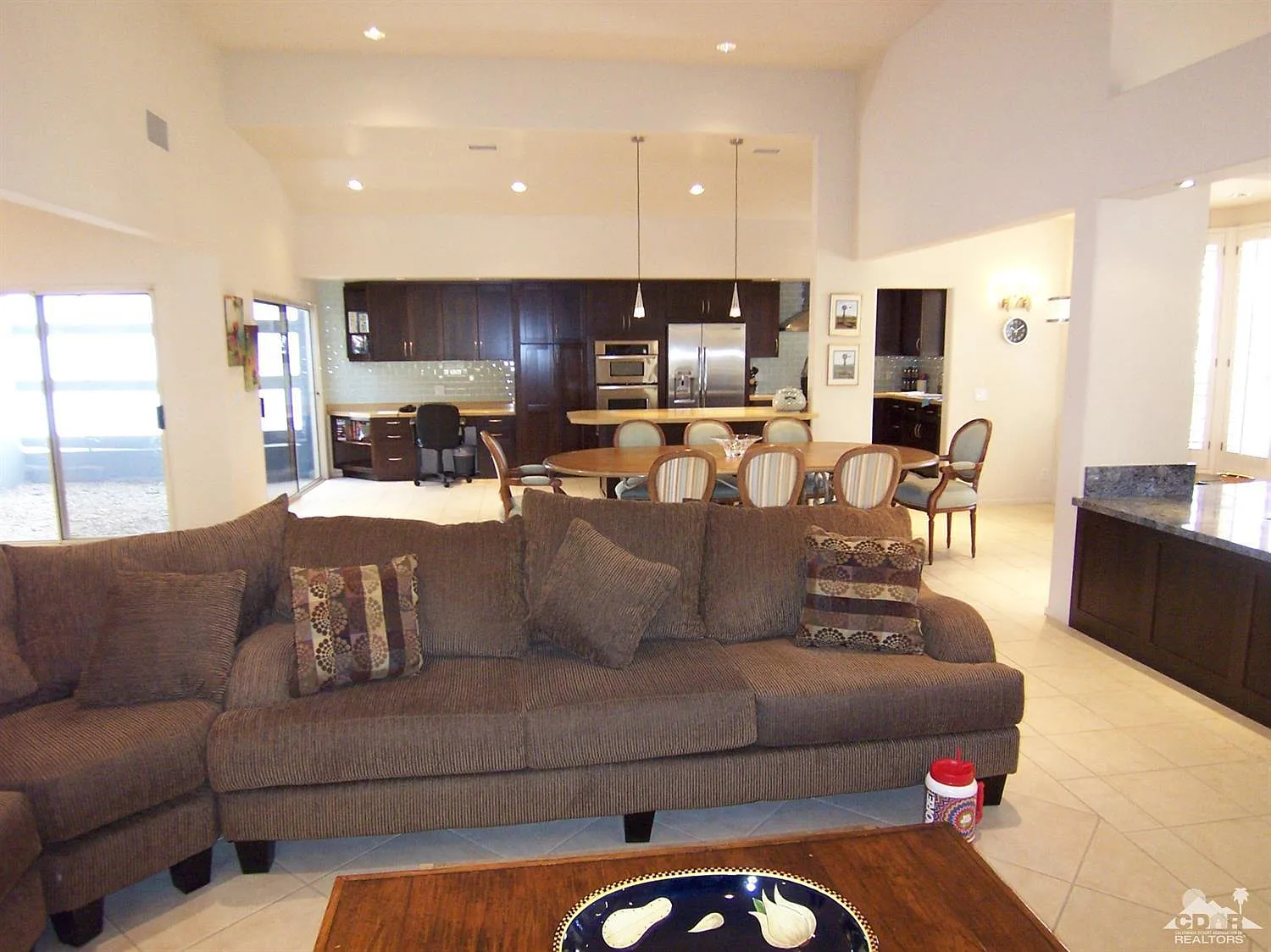 2 bed, 2465 sqft, $6,000 — Photo 4