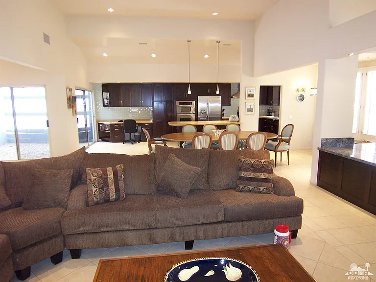 195 Desert Lakes Dr — Photo 4
