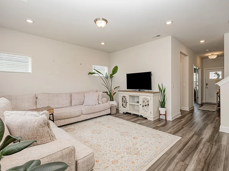1063 Holland Ridge Way — Photo 11