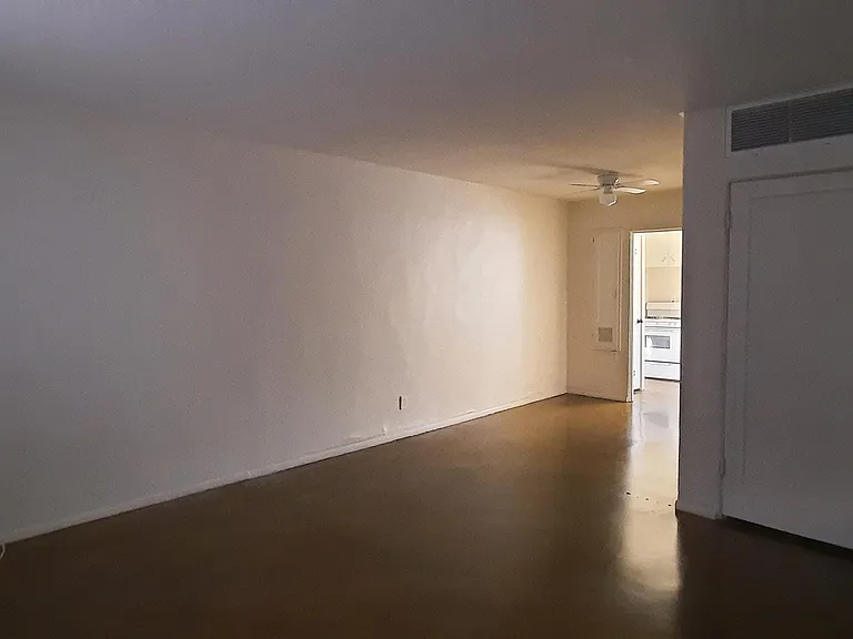 526 W Roosevelt St #10 — Photo 3
