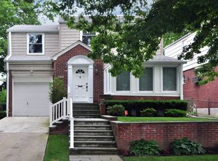 8037 209th St, Queens Village, NY 11427