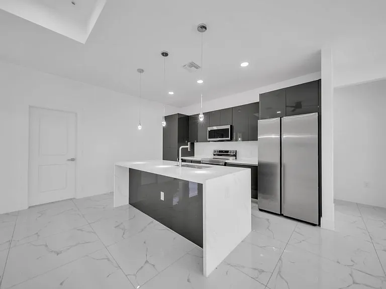 325 Paulcrest Ave — Photo 12