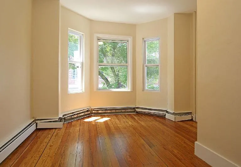 114 Everett St #2 — Photo 2