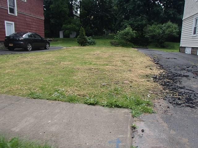 1st image of 557 Bryant Ave