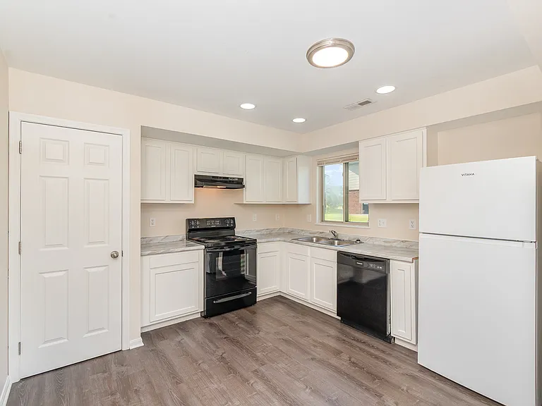 368 Wysteria Village Dr — Photo 4