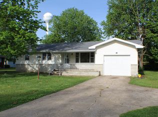 105 N Public Ave, Clever, MO 65631