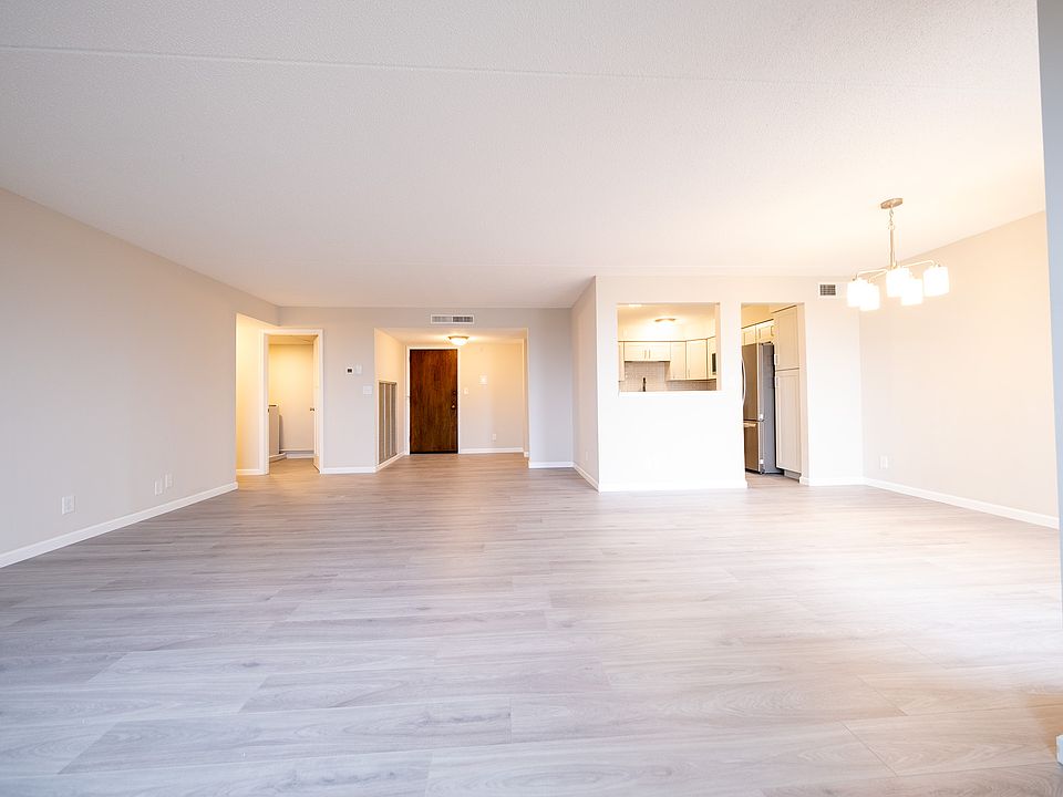 Living Room/Dining Room