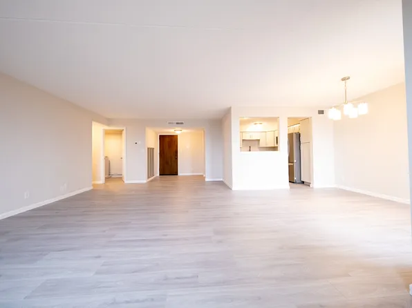 7200 York Ave S APT 405, Edina, MN 55435