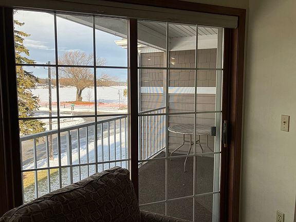 5th image of 50 W Larch St Unit 208