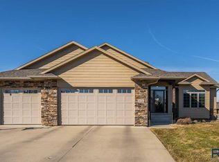 8116 S Seven Oaks Dr, Sioux Falls, SD 57108