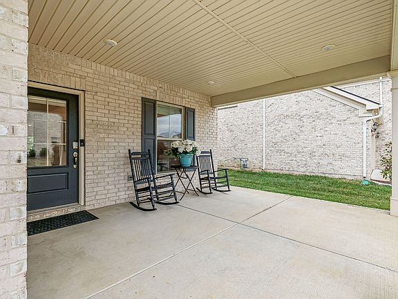 5th image of 206 Rosemary Way