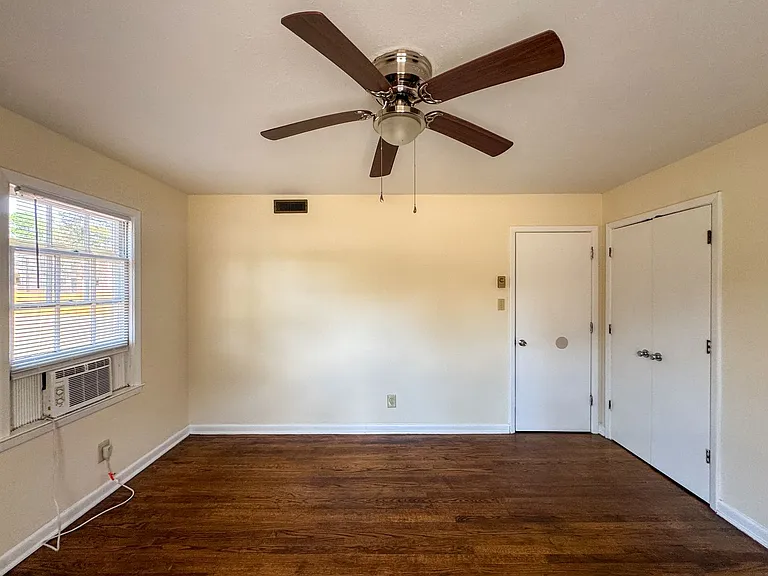 1110 W Rowan St #1 — Photo 11