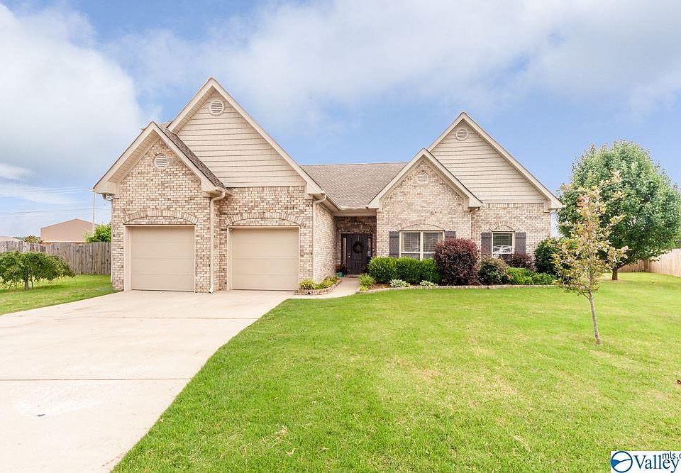 1st image of 4904 Ashley Cir SE