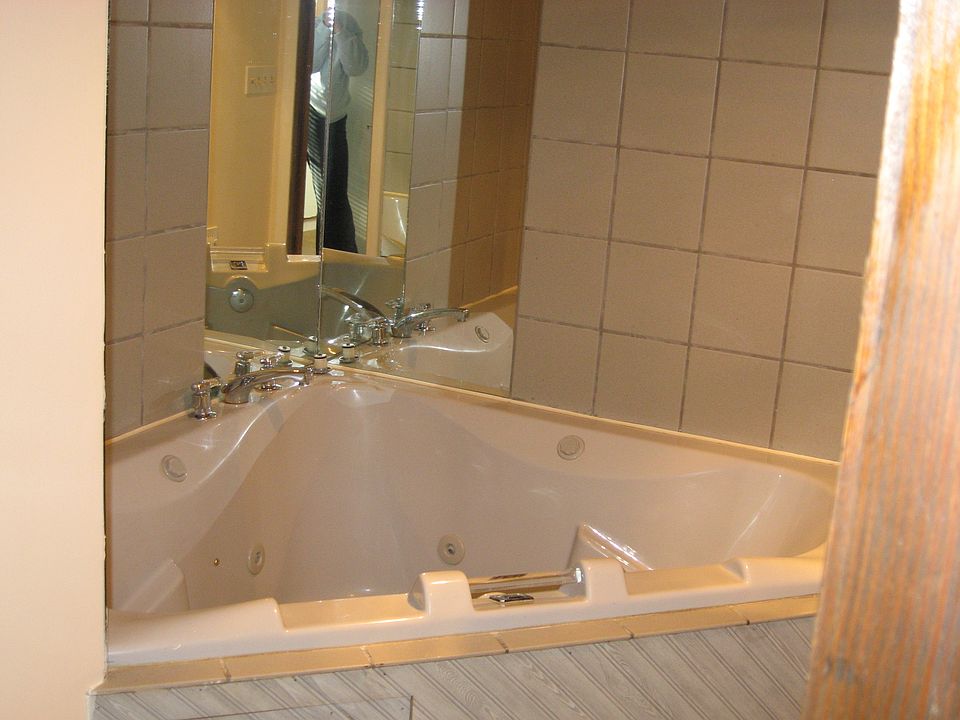 Jetted Tub