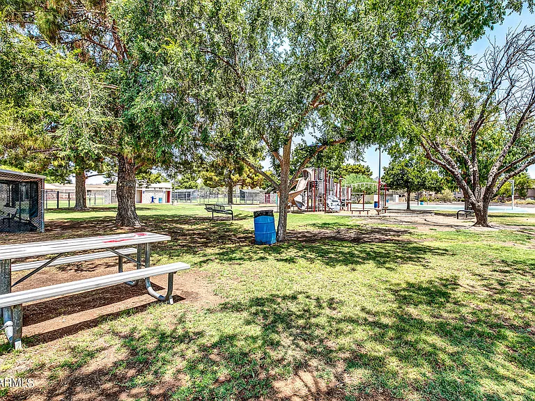 8889 E Meadow Hill Dr — Photo 27