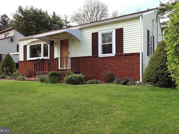 2nd image of 1811 E Branch Rd