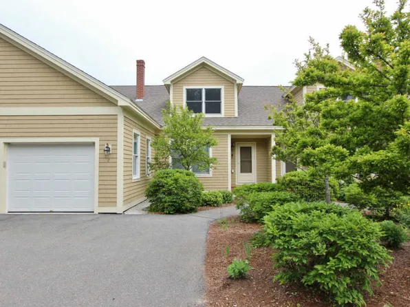 2 S Cape Shore Rd #2, Stockton Springs, ME 04981