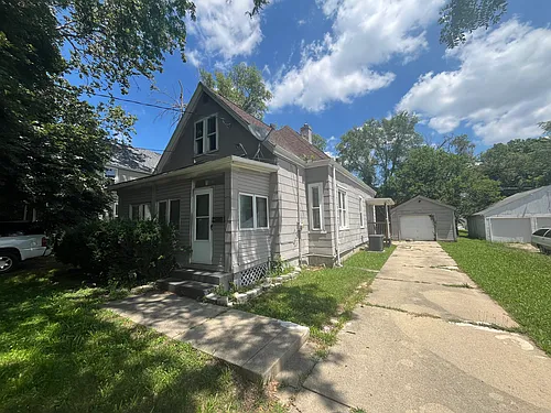 1712 N Broadway St Photo 1