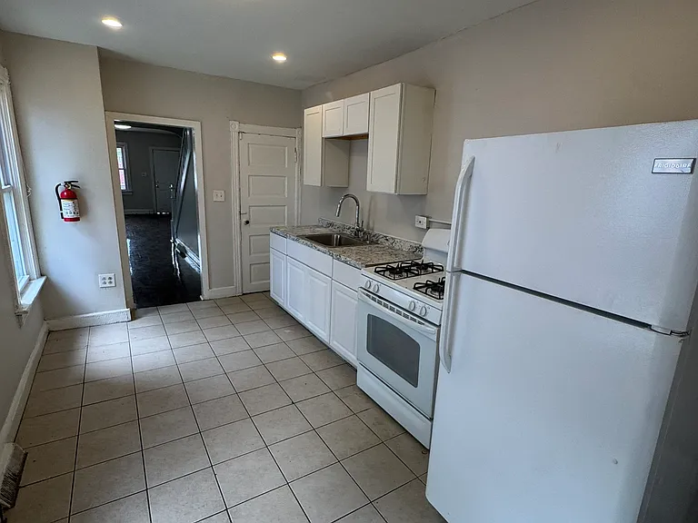 18 Wiley Ave — Photo 6
