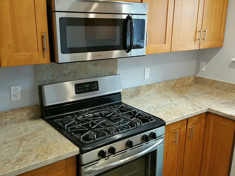 Kitchen - close up left