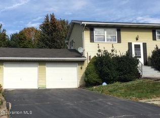 26 Longview Ter, Scott Township, PA 18447