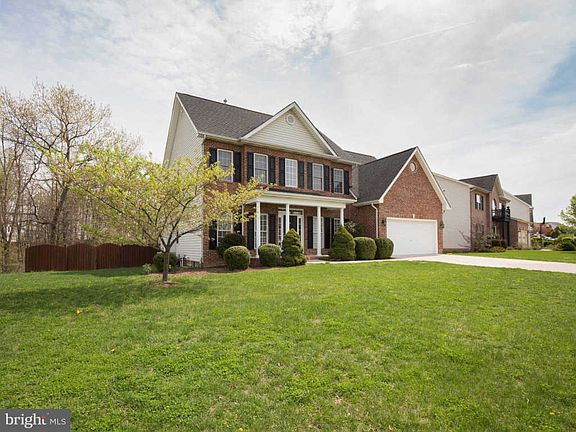 3rd image of 320 Clydesdale Dr