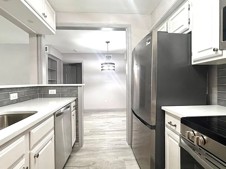 1311 Antoine Dr #219 — Photo 2