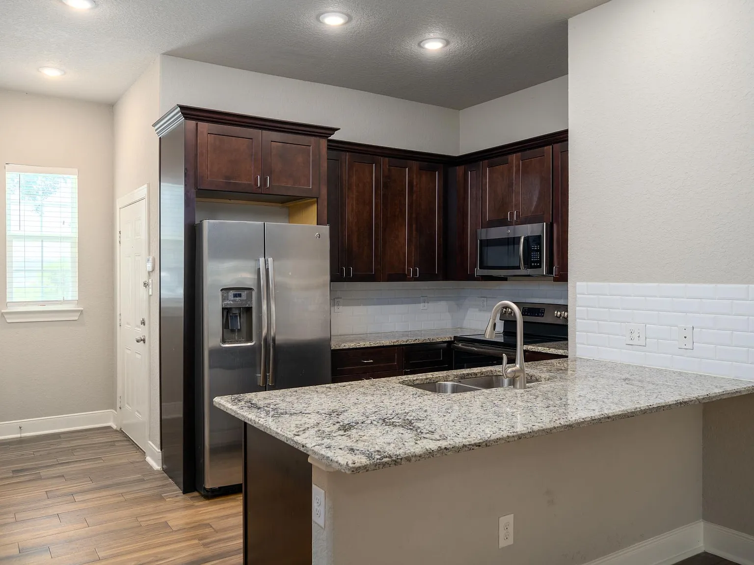 3067 View Ridge Dr — Photo 1