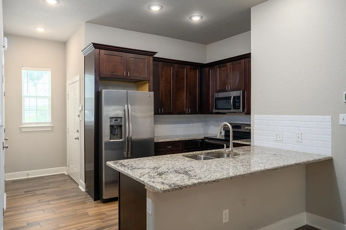 Building Photo - 3067 View Ridge Dr #10