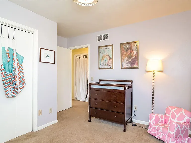 2837 Commercial Ave — Photo 14