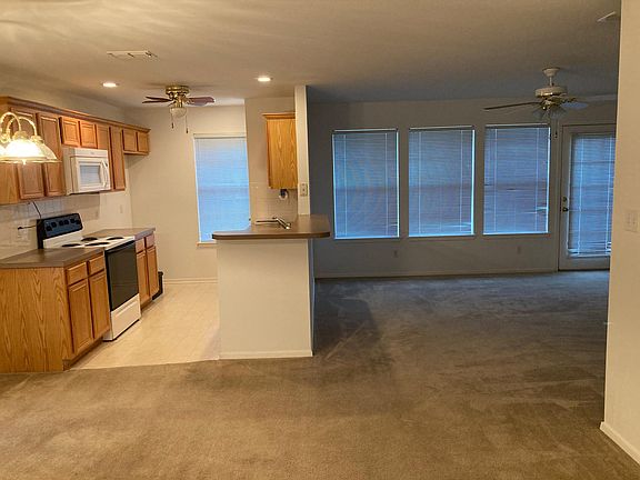 4th image of 1125 Woodlands Park Dr
