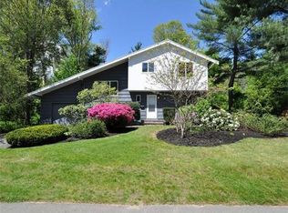 10 Robin Rd, Sharon, MA 02067