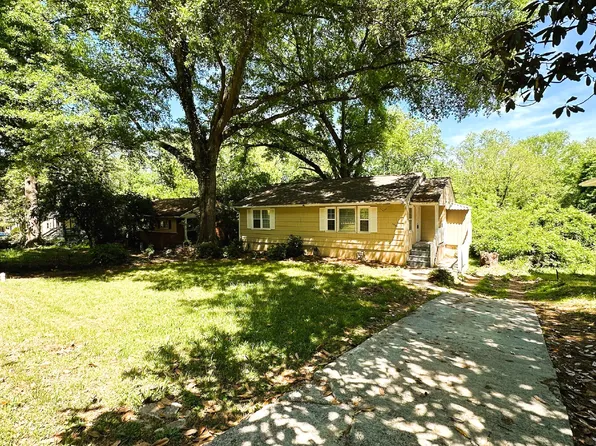 1900 Meadow Ln, Decatur, GA 30032