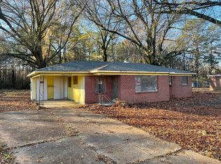 1107 W Raines Rd, Memphis, TN 38109